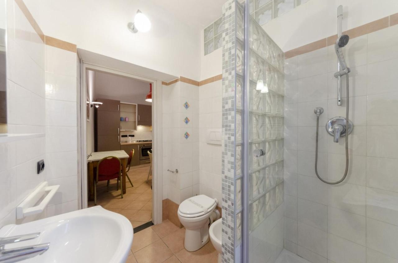Joivy Warm Family Flat For 9, Near Porto Antico Apartment Genoa Exterior photo